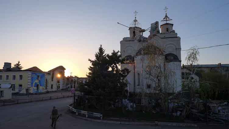 Kyiv and Moscow accuse each other of breaking Easter ceasefire, no extension seen